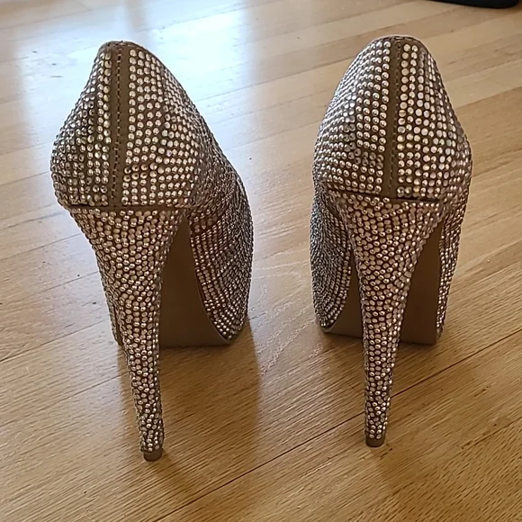 Steve Madden Sequined Pumps - Picture 4 of 5